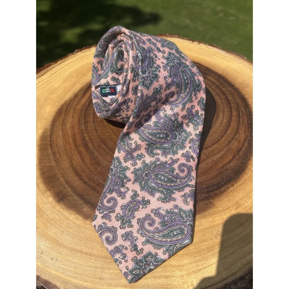 Briar Racquet Club Mens Tie Made in Italy Hand Sewn Pink Paisley 55